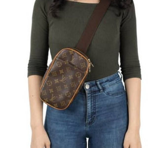 Louis Vuitton Authentic Monogram Pochette Gange - Great used condition